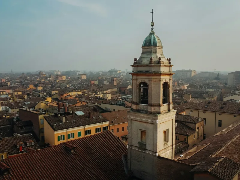 Escort a Modena