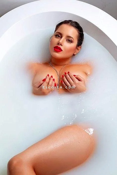 Dana, escort Bari
