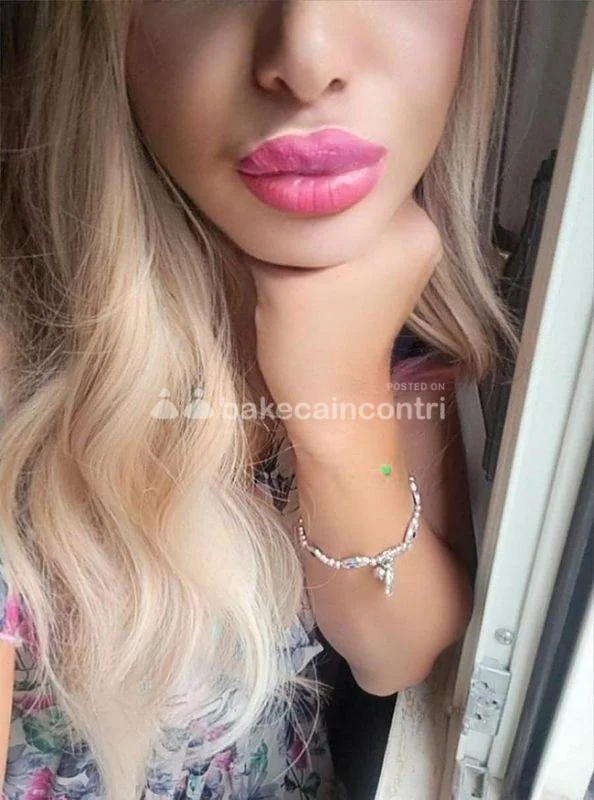 Sono Italiana MILF COMUNICATIVA E SIMPATICA. Una, escort Roma