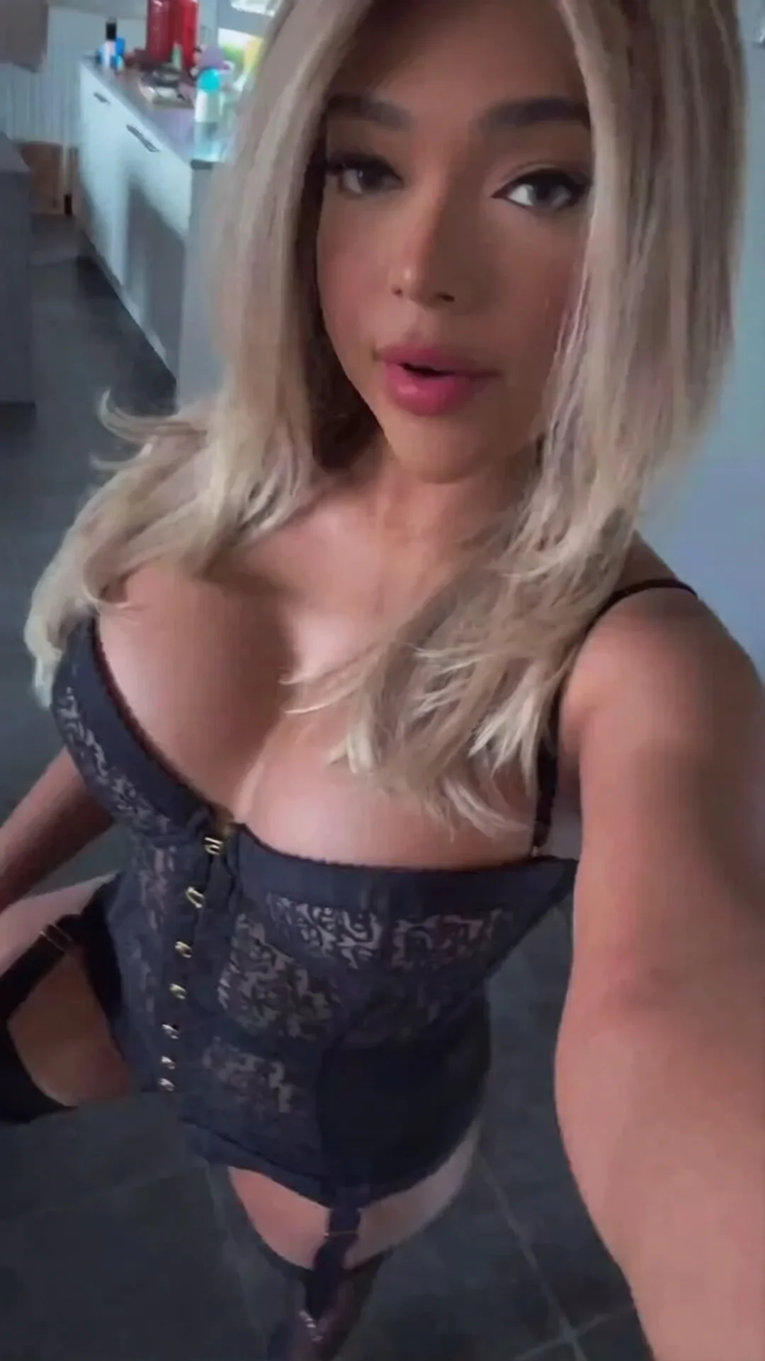 Noa Aliya, escort Roma
