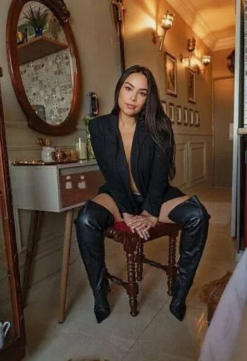 Tra pericolo e desiderio… io sono entrambi.”, escort Milano