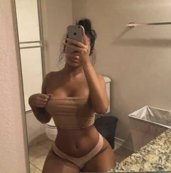 MALIZIOSA EROTICATI BACIO IN BOCCA CON LA MIA, escort Milano