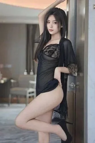 Ragazza orientale sexy servizio completo